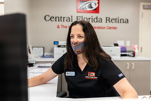 Central Florida Retina employee wearing mask